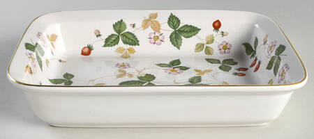 Wild Strawberry (Bone & Oven To Table) 10" Rectangular Baker