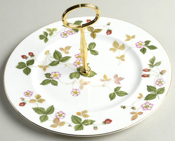 Wild Strawberry (Bone & Oven To Table) Round Serving Plate with Center Handle (Dp) Hc