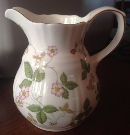 Wild Strawberry (Bone & Oven To Table) Jug