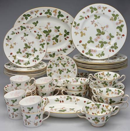 Wild Strawberry (Bone & Oven To Table) 58 Piece Estate Set