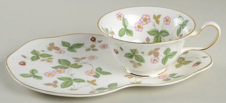 Wild Strawberry (Bone & Oven To Table) Snack Plate & Cup Set