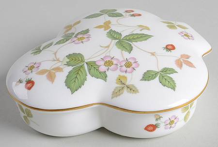 Wild Strawberry (Bone & Oven To Table) Lid for Club Shape Box