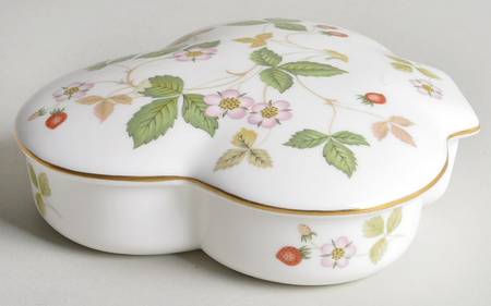 Wild Strawberry (Bone & Oven To Table) Club Shape Box & Lid
