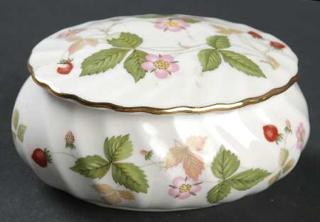 Wild Strawberry (Bone & Oven To Table) Oval Box & Lid