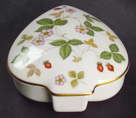 Wild Strawberry (Bone & Oven To Table) Box-Spade Shape/With Lid-Large