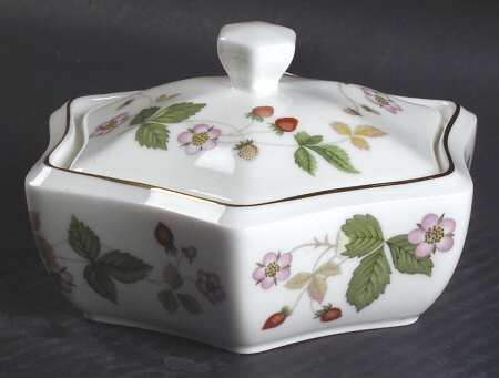 Wild Strawberry (Bone & Oven To Table) Ring Box & Lid