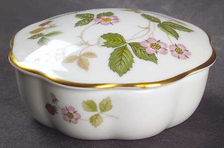 Wild Strawberry (Bone & Oven To Table) 3" Round Fluted Box & Lid