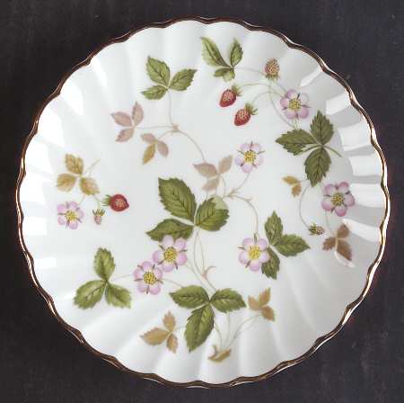 Wild Strawberry (Bone & Oven To Table) Round Templeton Tray