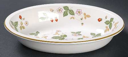 Wild Strawberry (Earthenware) 9" Oval Vegetable Bowl