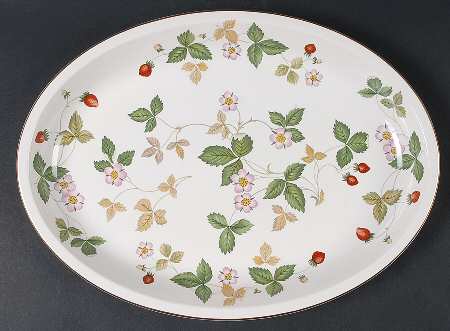 Wild Strawberry (Earthenware) 13" Oval Serving Platter