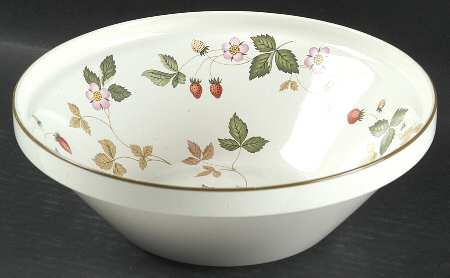 Wild Strawberry (Earthenware) 9" Salad Serving Bowl