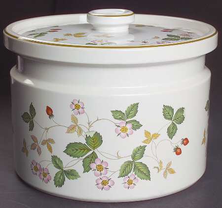 Wild Strawberry (Bone & Oven To Table) 3.5 Quart Round Covered Casserole