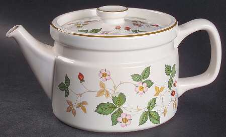 Wild Strawberry (Earthenware) Mini Teapot & Lid