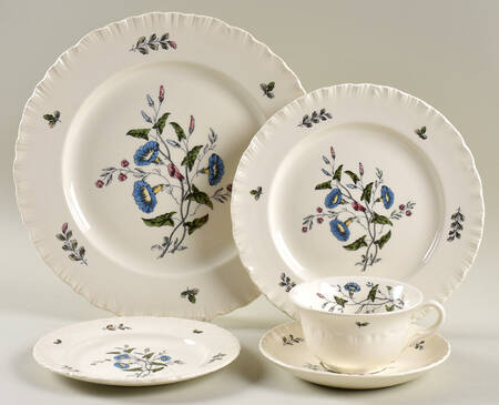 Williamsburg Wild Flowers 40 Piece Estate Set
