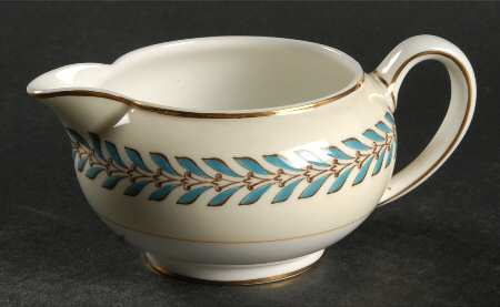Woodstock (Gold Trim) 146 Shape Creamer