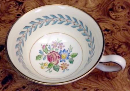 Woodstock (Gold Trim) Footed Cup