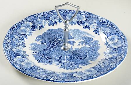 Woodland Round Serving Plate with Handle (CH)