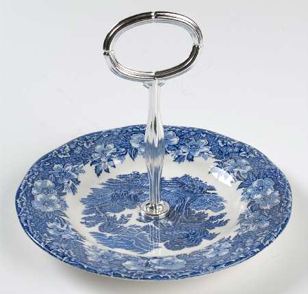 Woodland Round Serving Plate with Handle (DES)