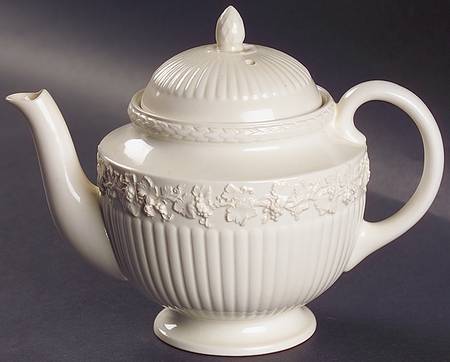 2804 (Edme, All Cream) Teapot & Lid