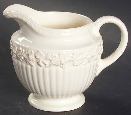2804 (Edme, All Cream) Creamer