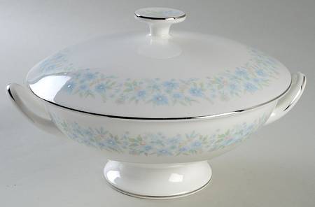 Wyndham Round Covered Vegetable