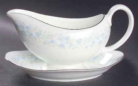 Wyndham Gravy Boat & Underplate