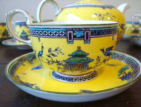 X9846 Footed Cup & Saucer Set