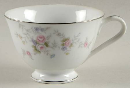 Cambric Footed Cup
