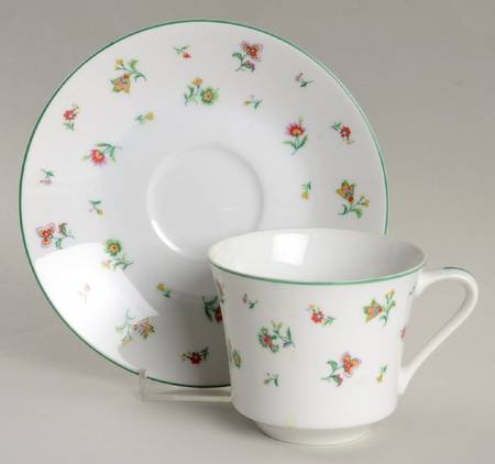 Caroline Footed Cup & Saucer Set