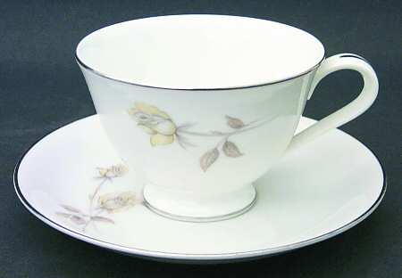 Cindy Footed Cup & Saucer Set