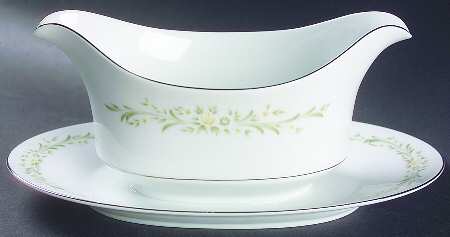 Fontana Gravy Boat with Attached Underplate