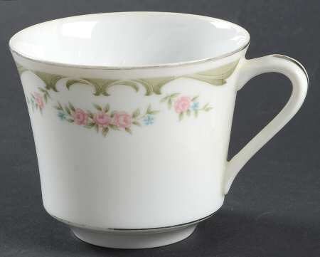 Lizbeth Flat Cup