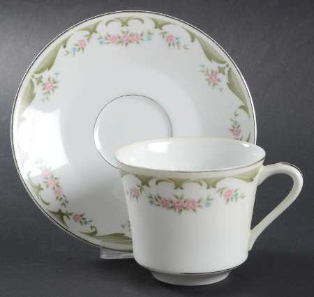 Flat Cup & Saucer Set