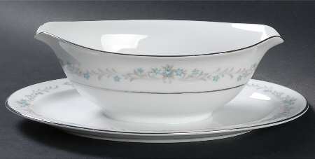 Melody Gravy Boat with Attached Underplate