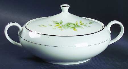 Melrose Round Covered Vegetable