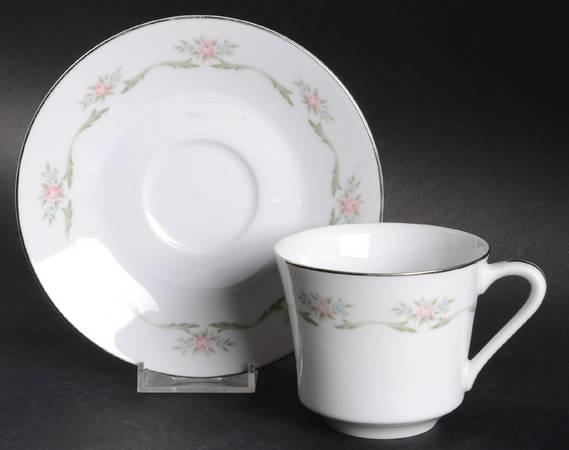 Michele Flat Cup & Saucer Set