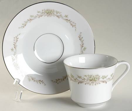 Penrose Flat Cup & Saucer Set