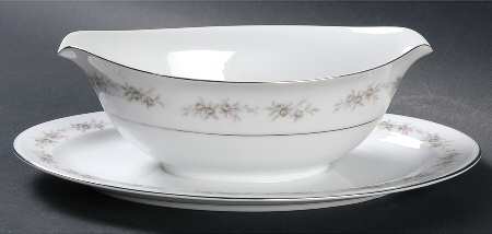 Wilton Gravy Boat with Attached Underplate