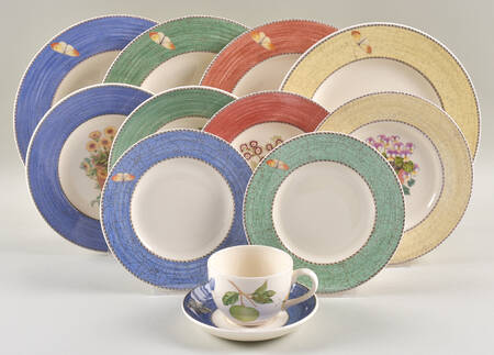 Sarah's Garden 40  Piece Estate Set
