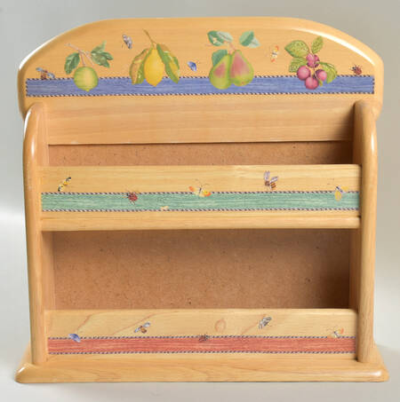 Sarah's Garden Wood Rack for Spice Shaker Set