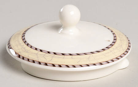 Sarah's Garden Lid for Small Teapot