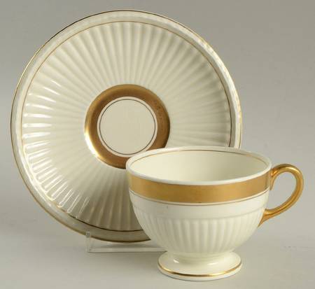 WW97 Footed Cup & Saucer Set