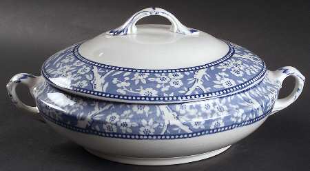 Plum Blossom Round Covered Vegetable