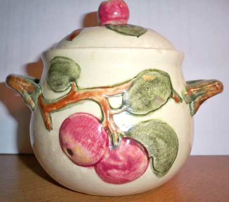 Zona Apple Sugar Bowl & Lid
