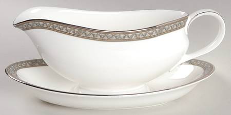 Laurel Gravy Boat & Underplate
