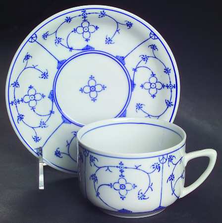 WIG270 (Smooth, Flared Rim) Flat Cup & Saucer Set