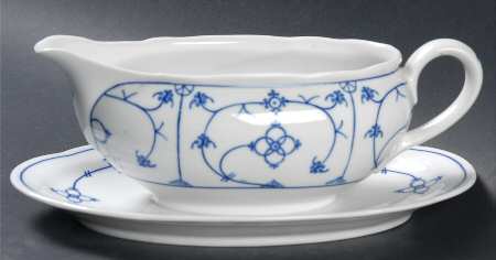 WIG270 (Smooth, Flared Rim) Gravy Boat with Attached Underplate