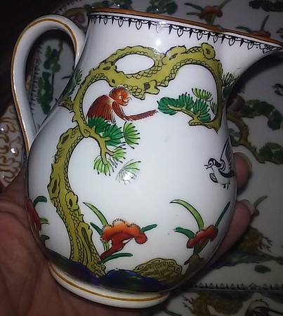 W517 Creamer