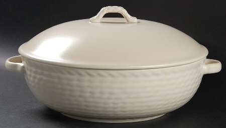 Stone Harbor Seagrass (Green) 2.25 Qt Round Covered Casserole