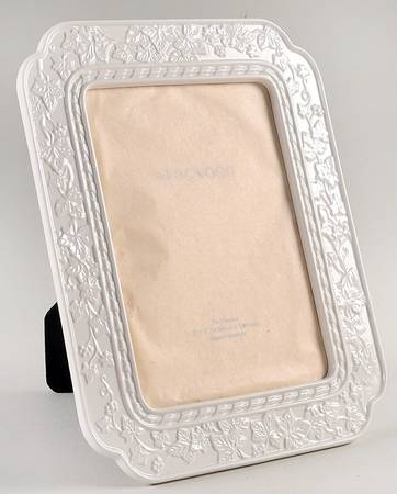 Classic Garden Frame-Holds 5" X 7"
